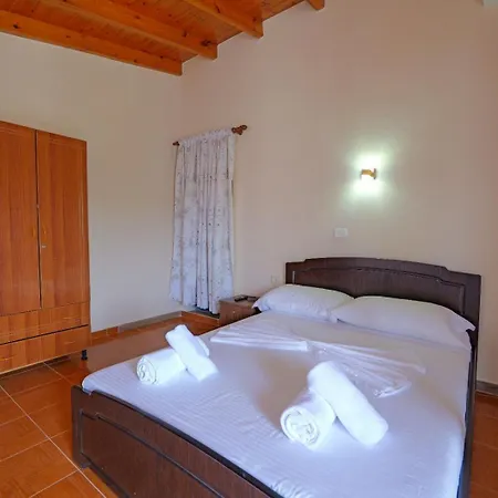 Apartamento Xhovani