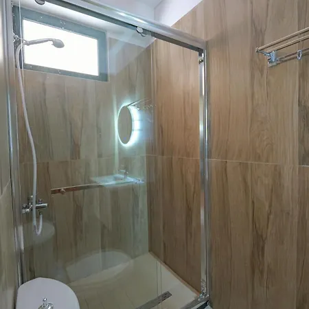 Xhovani Appartement *