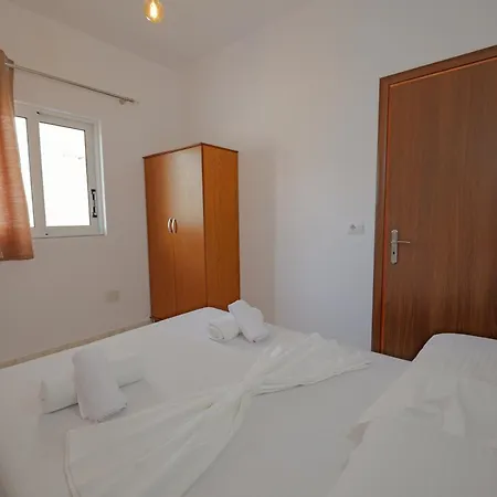 Xhovani Appartement *