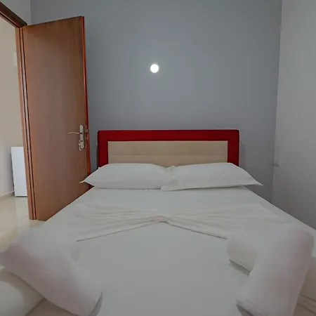 Appartement Xhovani *